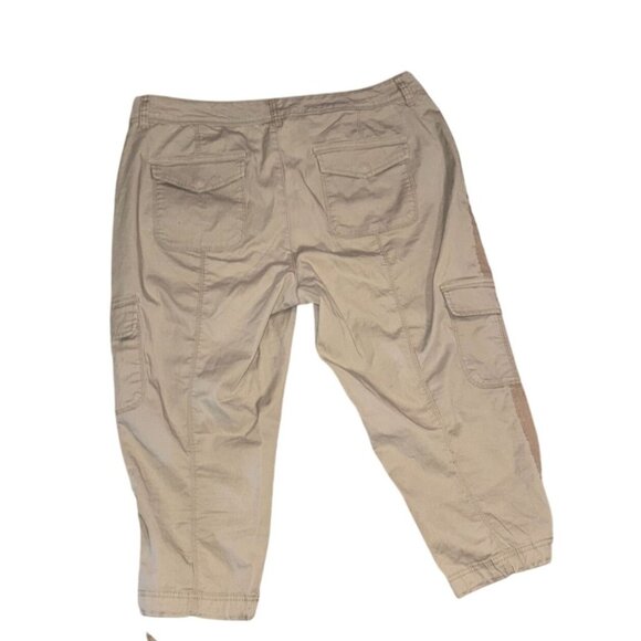 Time And Tru Womens Beige Capri Cargo Pants Size 12 Adjustable Hem Cotton Blend - Picture 5 of 6